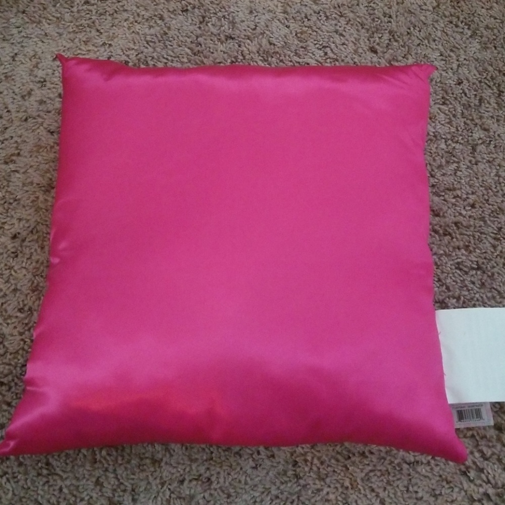 Pink Hello Kitty Pillow.  NEW WITH TAGS - Picture 3 of 5